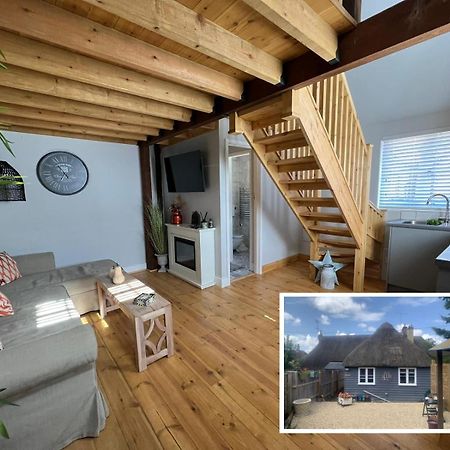 The Shack - Thatched Self Contained Annex Collingbourne Ducis 外观 照片