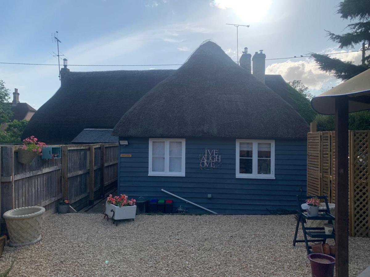 The Shack - Thatched Self Contained Annex Collingbourne Ducis 外观 照片