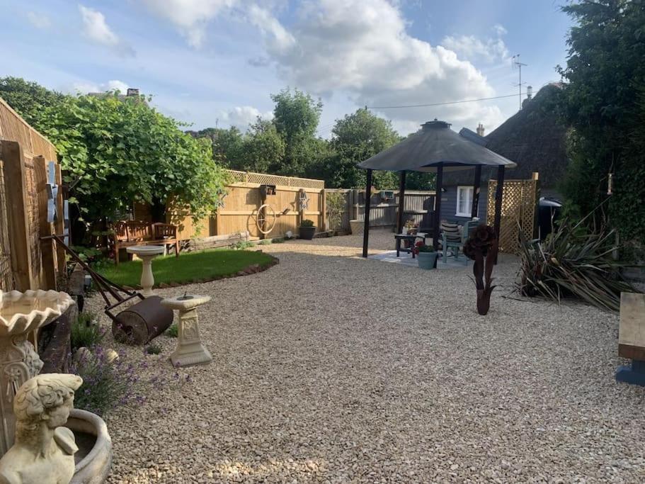 The Shack - Thatched Self Contained Annex Collingbourne Ducis 外观 照片