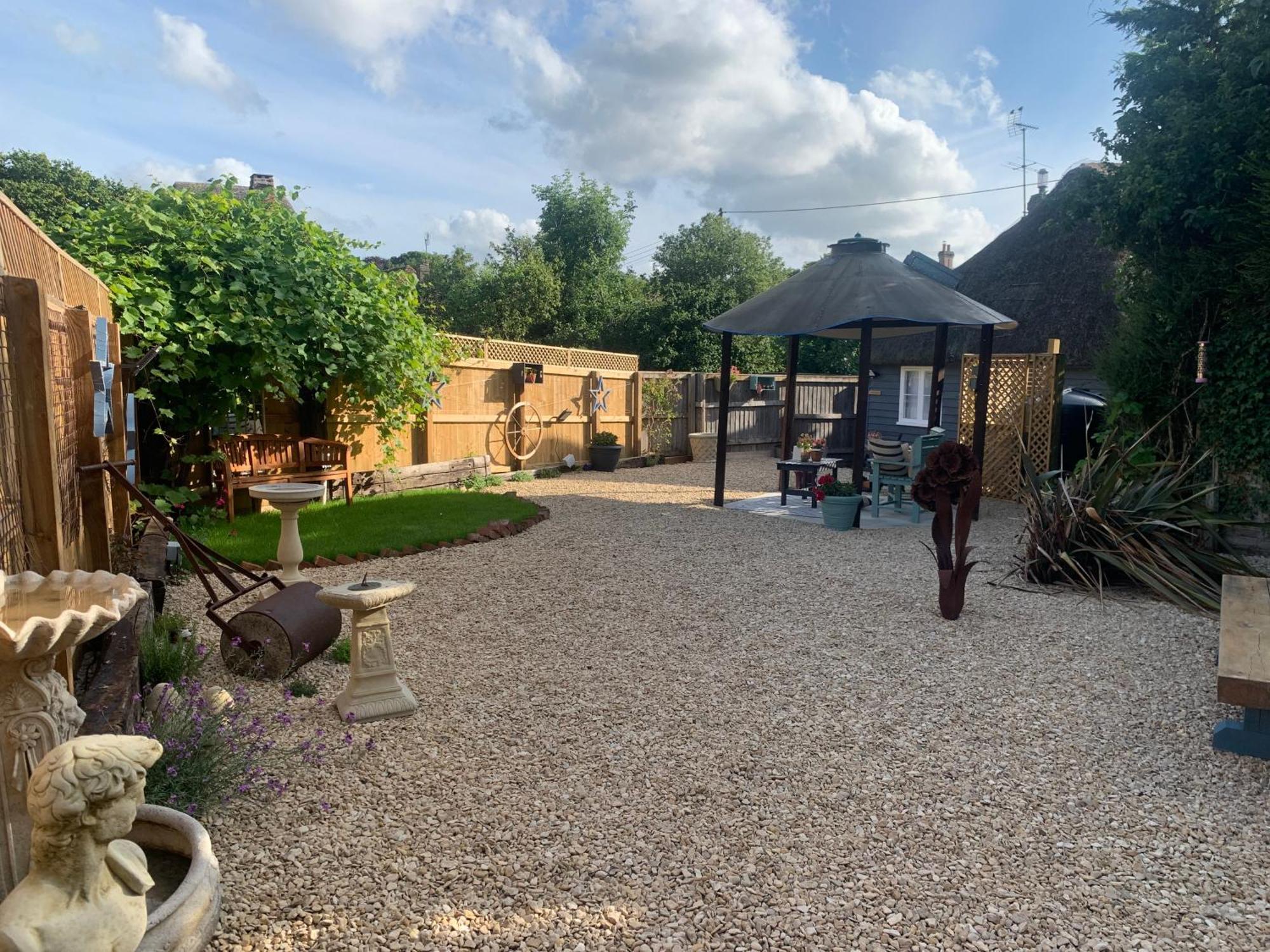 The Shack - Thatched Self Contained Annex Collingbourne Ducis 外观 照片